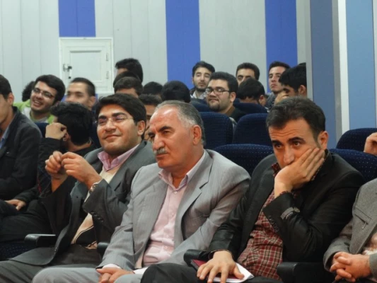 در یک مناظره ی انتخاباتی  ؛
کاندیداتورهای شورای صنفی رفاهی دانشجویی شهید مدرس از خود دفاع کردند. 2