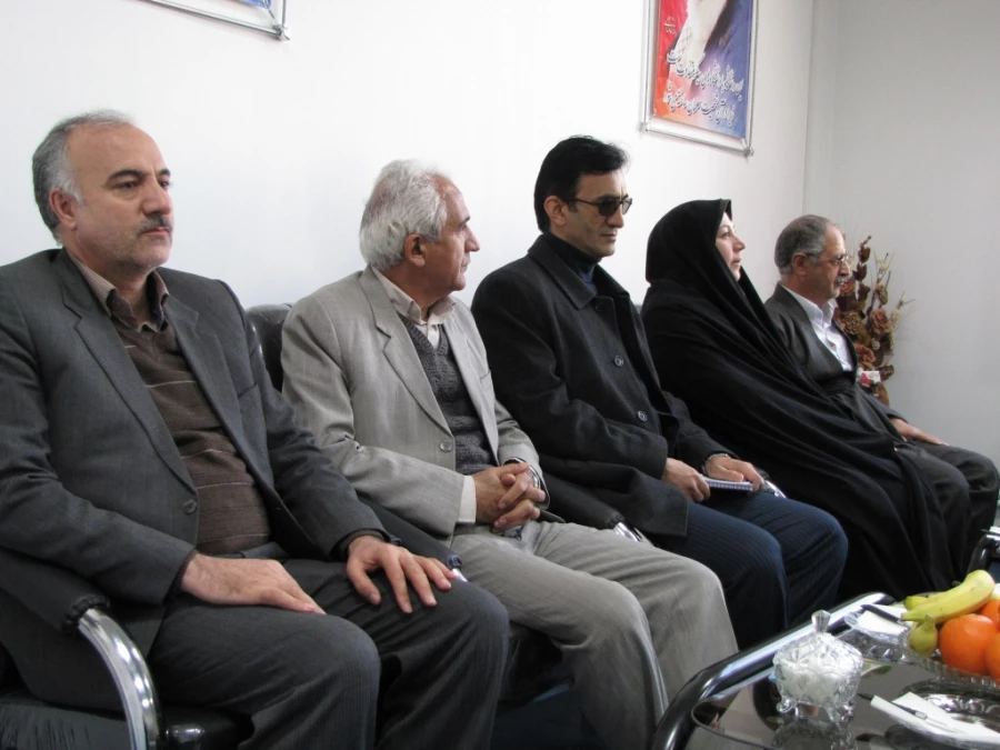 رئیس دانشگاه فرهنگیان کردستان  در دیدار سه ساعته  ی استاندار از این مدیریت اعلام کرد ؛

دانشگاه فرهنگیان کردستان ، کمبود بودجه و امکانات دارد . 2