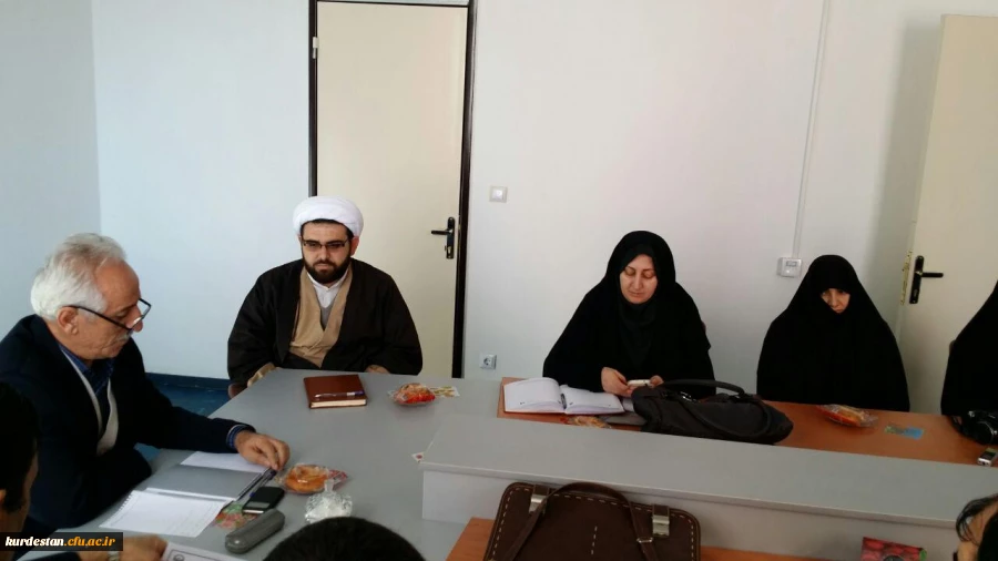 جلسه ی شورای فرهنگی و اجتماعی دانشگاه فهنگیان کردستان 

بهمن ماه 94 در مدیریت دانشگاه فرهنگیان استان کردستان 2