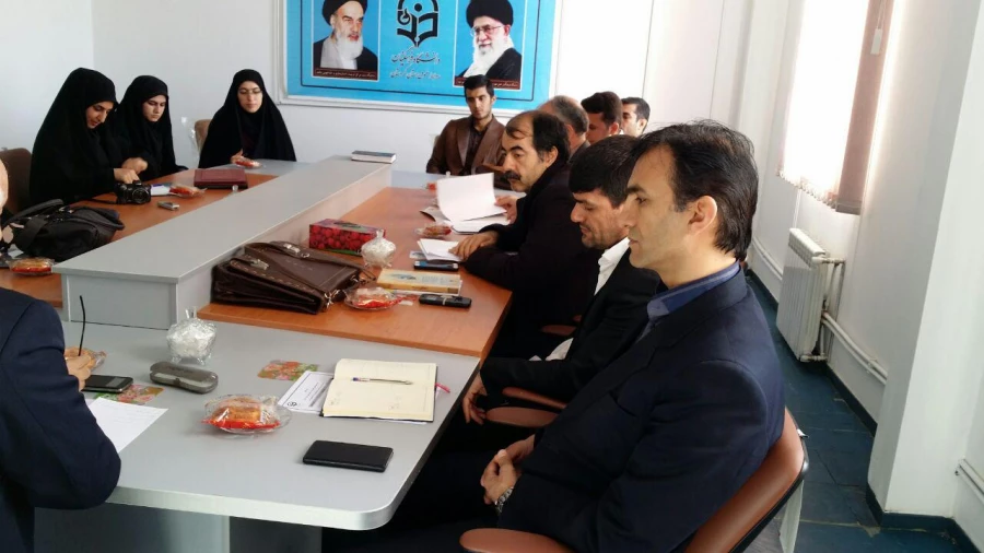 جلسه ی شورای فرهنگی و اجتماعی دانشگاه فهنگیان کردستان 

بهمن ماه 94 در مدیریت دانشگاه فرهنگیان استان کردستان 3