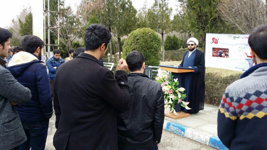 با حضور نمایندگان دفتر نهاد رهبری در دانشگاه برگزار شد .

تریبون آزاد با موضوع انتخابات در دانشگاه فرهنگیان کردستان 4