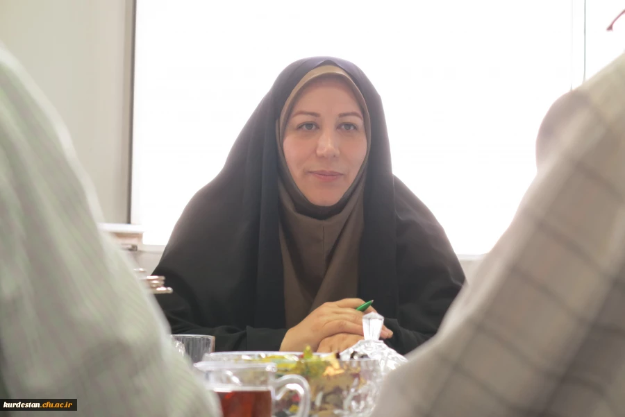 حضور سردبیر مجله رشد معلم در دانشگاه  فرهنگیان

مصاحبه و گفت و گو با مدیریت و روسای پردیس های دانشگاه فرهنگیان کردستان  11