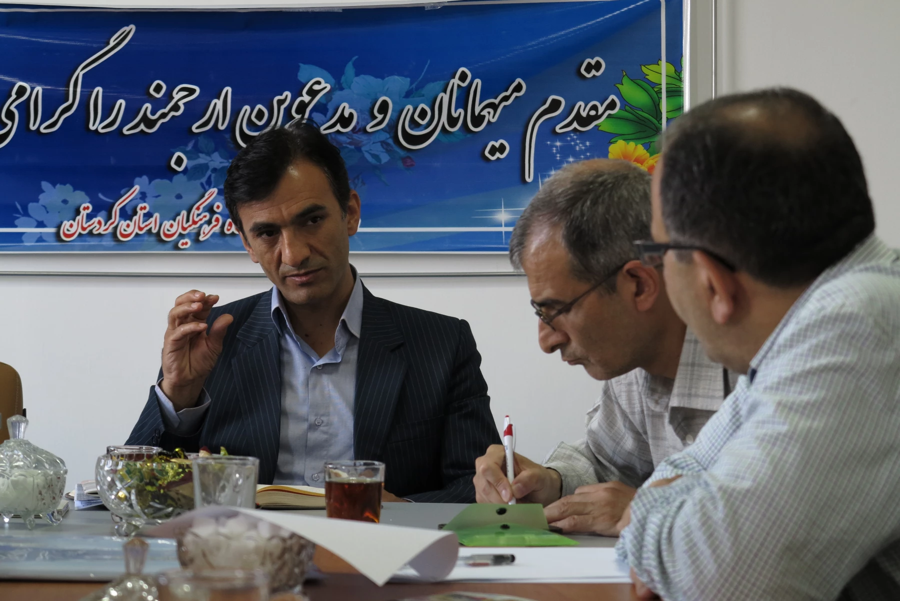 حضور سردبیر مجله رشد معلم در دانشگاه  فرهنگیان

مصاحبه و گفت و گو با مدیریت و روسای پردیس های دانشگاه فرهنگیان کردستان  10