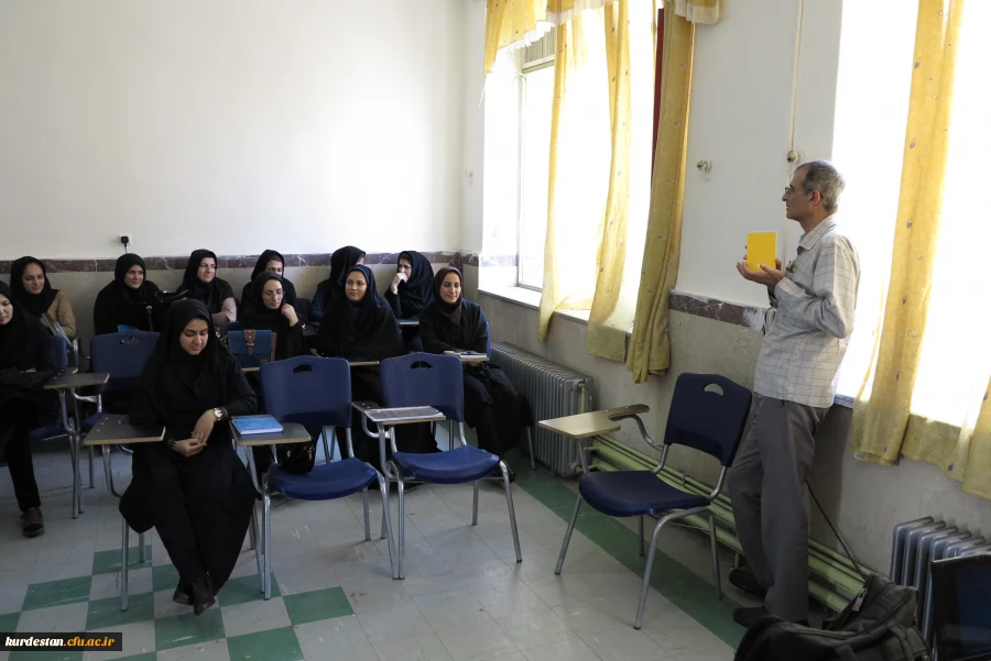 حضور سردبیر مجله رشد معلم در دانشگاه  فرهنگیان

مصاحبه و گفت و گو با مدیریت و روسای پردیس های دانشگاه فرهنگیان کردستان  24