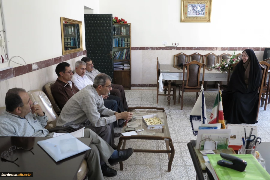 حضور سردبیر مجله رشد معلم در دانشگاه  فرهنگیان

مصاحبه و گفت و گو با مدیریت و روسای پردیس های دانشگاه فرهنگیان کردستان  23