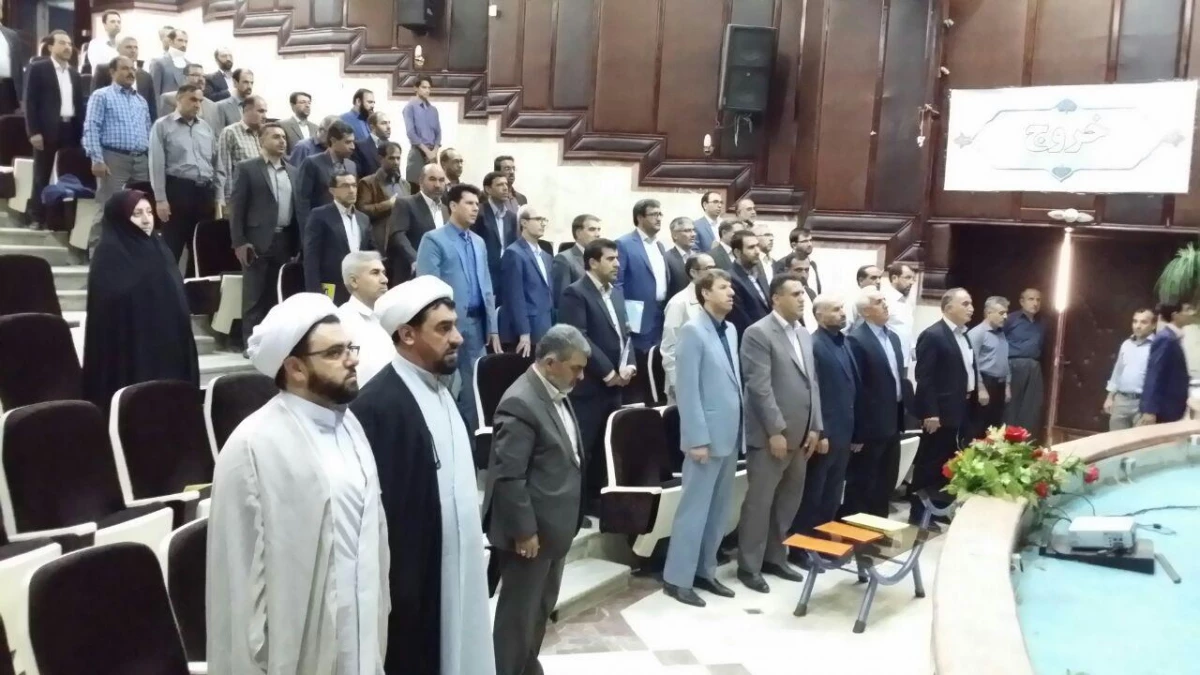 در دانشگاه فرهنگیان کردستان شروع شد 

ششمین نشست توجیهی ، آموزشی مسؤلین و کارشناسان حراست پردیس ها و مراکز آموزش عالی دانشگاه فرهنگیان 2