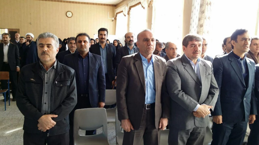 امروز اول آذرماه 95 در پردیس بنت الهدی صدر سنندج برگزار گردید

مراسم تودیع و معارفه سرپرست پردیس بنت الهدی صدر کردستان 2