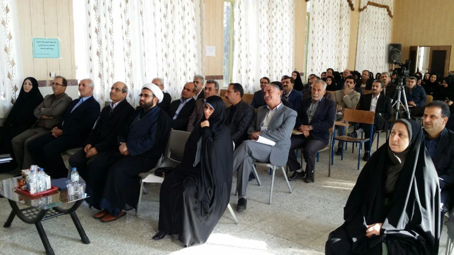 امروز اول آذرماه 95 در پردیس بنت الهدی صدر سنندج برگزار گردید

مراسم تودیع و معارفه سرپرست پردیس بنت الهدی صدر کردستان 2