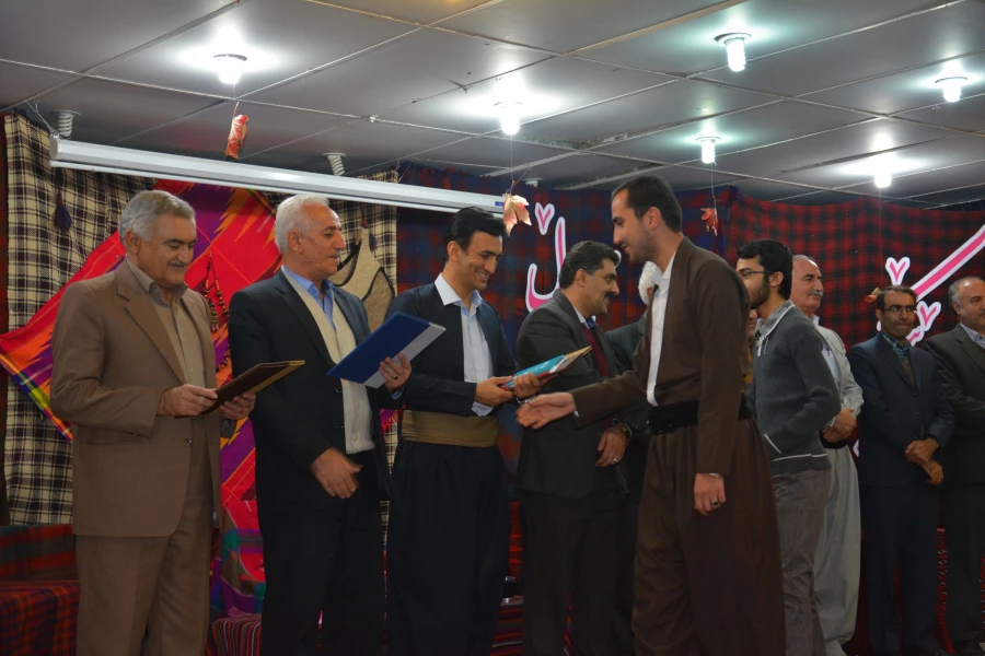 سومین نشست شعر و داستان در دانشگاه فرهنگیان کردستان برگزار شد

سومین نشست شعر و داستان (شیعر و چیروک) دانشگاه فرهنگیان کردستان  2