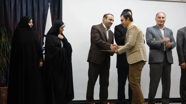 در دانشگاه فرهنگیان استان کردستان برگزار شد:

مراسم بزرگداشت هفته پژوهش،  فناوری و تجیل از پژوهشگران برتر استانی 5