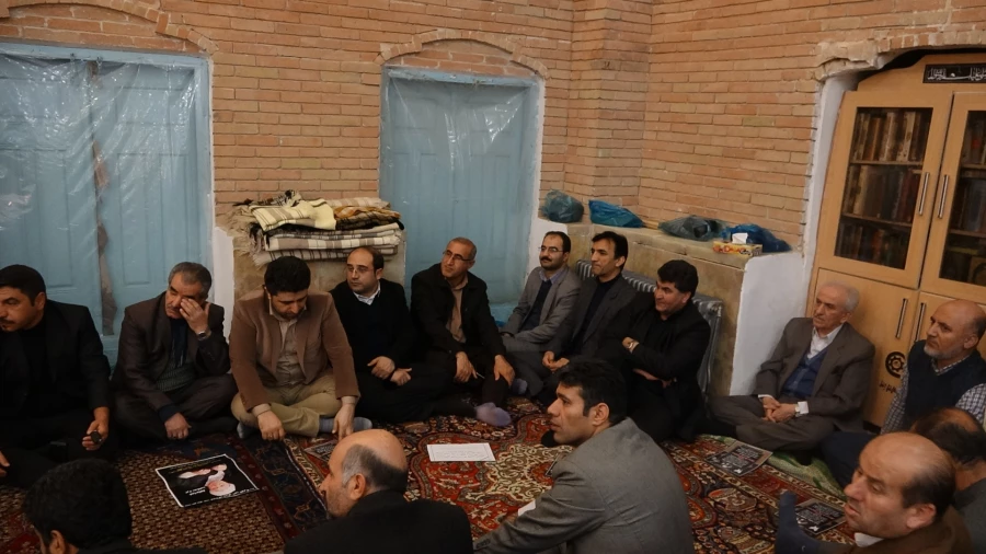 به گزارش روابط عمومی  مدیریت دانشگاه فرهنگیان:

شرکت همکاران مدیریت دانشگاه فرهنگیان و دانشجویان  در مراسم ترحیم آیت الله هاشمی رفسنجانی در مسجد جامع سنندج 3