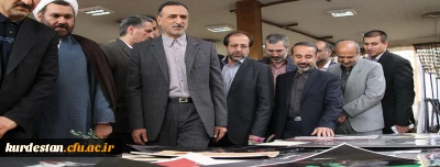 بازدید وزیر آموزش و پرورش از نمایشگاه آثار پرسش مهر