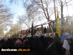 شرکت گسترده دانشجو معلمان پردیس بنت الهدی صدر سنندج  در تشییع پیکر 20 شهید تازه تفحص شده در سنندج 4