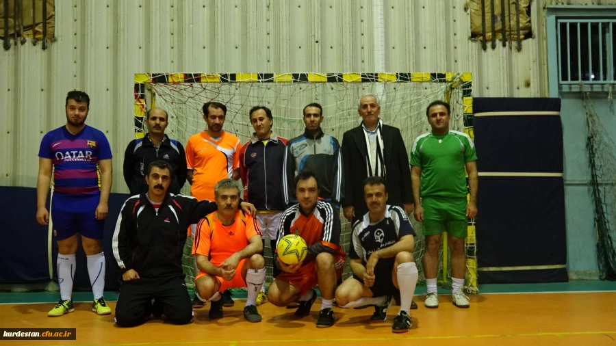 بازدید دکتر معرفی از  روند تمرینات تیم فوتسال  دانشگاه 3