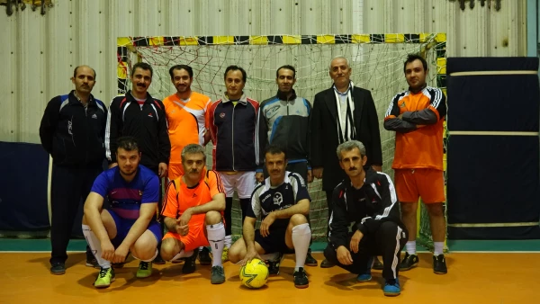 بازدید دکتر معرفی از  روند تمرینات تیم فوتسال  دانشگاه 2