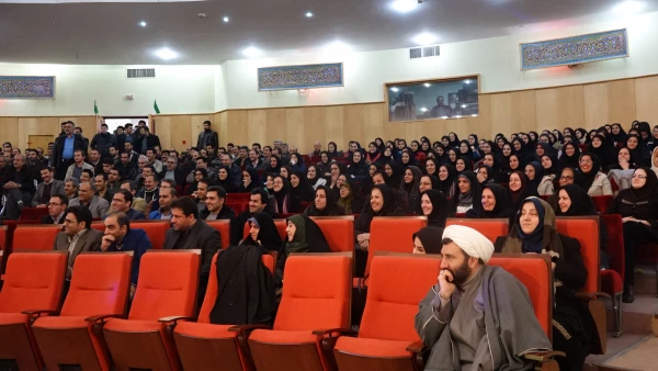 در مراسم مشترک دانشگاهیان در دانشگاه کردستان  :

شرکت دانشجویان و همکاران دانشگاه فرهنگیان کردستان در مراسم جشن انقلاب 2