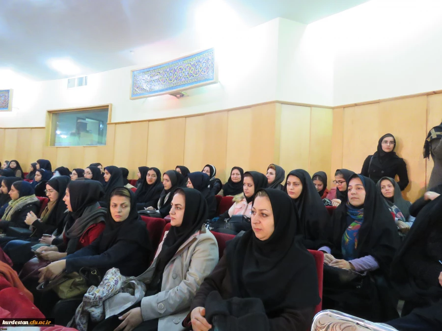 در مراسم مشترک دانشگاهیان در دانشگاه کردستان  :

شرکت دانشجویان و همکاران دانشگاه فرهنگیان کردستان در مراسم جشن انقلاب 3