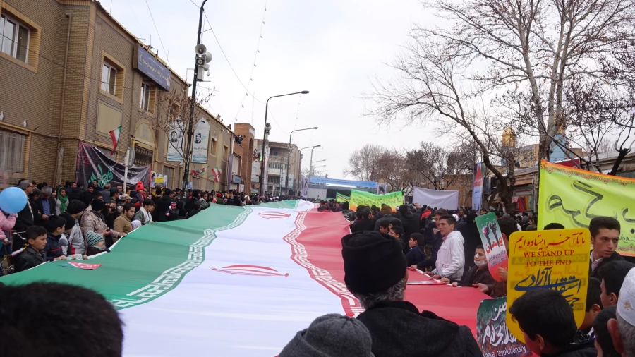 حضور حماسی اساتید ، همکاران و دانشجو معلمان دانشگاه فرهنگیان کردستان در یوم ا... 22 بهمن 95 9