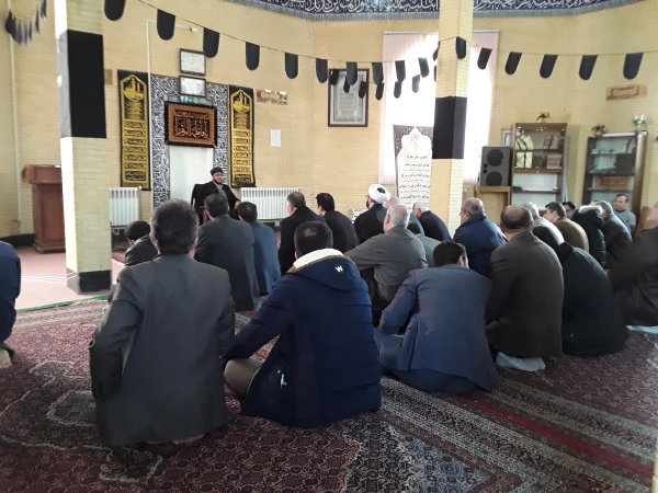 در مسجد دانشگاه فرهنگیان کردستان برگزار شد:

 حضور گسترده همکاران در کلاس اخلاق 5