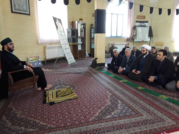 در مسجد دانشگاه فرهنگیان کردستان برگزار شد:

 حضور گسترده همکاران در کلاس اخلاق 3