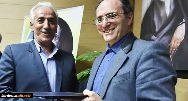 در اختتامیه نشست مدیران استانی در بوشهر انجام شد:

تقدیر از دکتر معروفی در مراسم معرفی مدیران برتر استانی 2