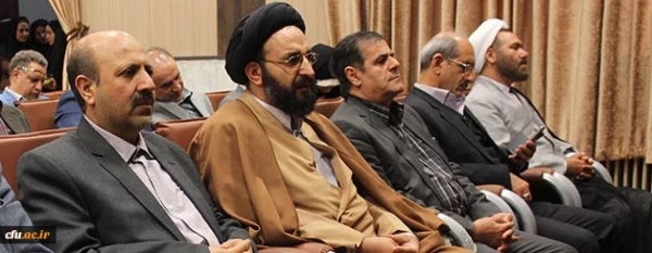 دکتر مهرمحمدی در دیدار نوروزی کارکنان عنوان کرد:

اولویت های سال 96، پیمان مشترک میان خانواده دانشگاه فرهنگیان برای دستیابی به توفیقات بیشتر است

 4