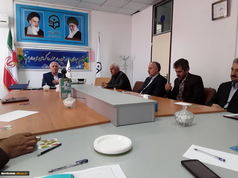 دکتر معروفی در جلسه اغازین سال نو عنوان کرد:

تعیین اولویت های سال 96، تلاش در جت افزایش تعلق سازمانی در بین همکاران 3