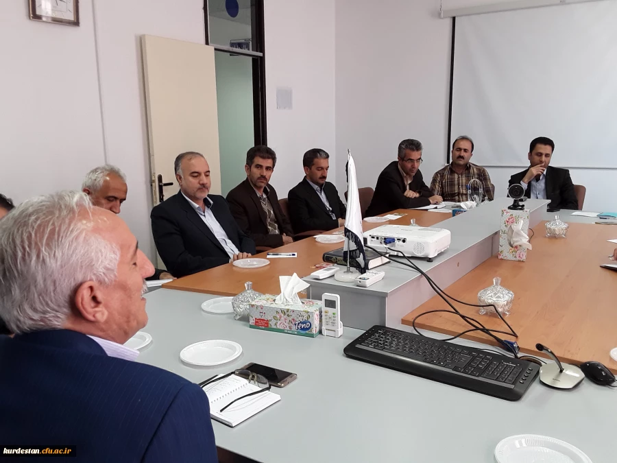 دکتر معروفی در جلسه آغازین سال نو عنوان کرد:

تعیین اولویت های سال 96، تلاش در جت افزایش تعلق سازمانی در بین همکاران 2