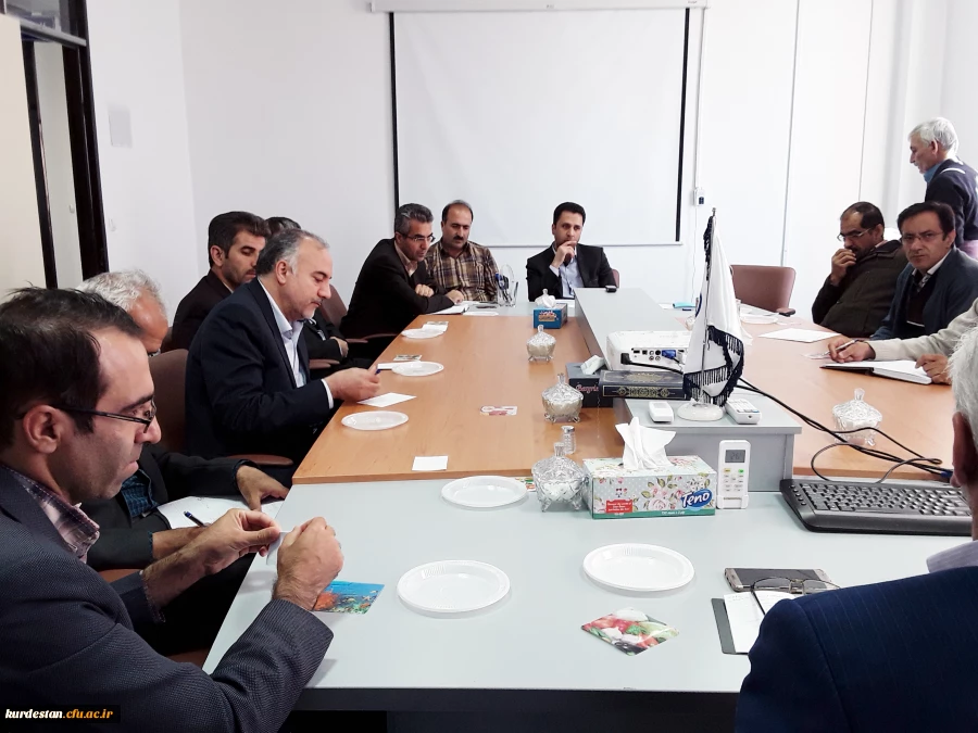 دکتر معروفی در جلسه آغازین سال نو عنوان کرد:

تعیین اولویت های سال 96، تلاش در جت افزایش تعلق سازمانی در بین همکاران 2