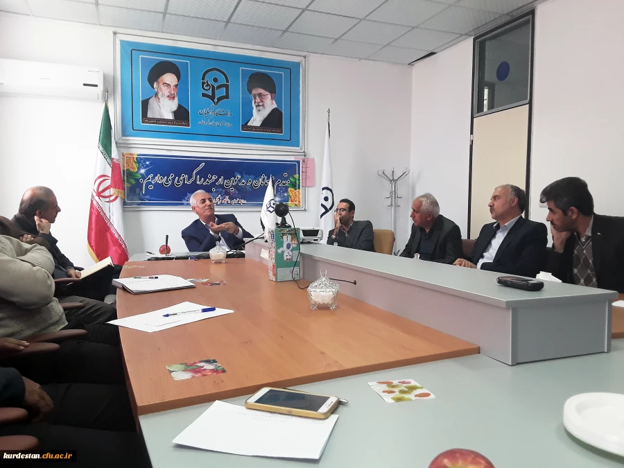 دکتر معروفی در جلسه آغازین سال نو عنوان کرد:

تعیین اولویت های سال 96، تلاش در جت افزایش تعلق سازمانی در بین همکاران 2