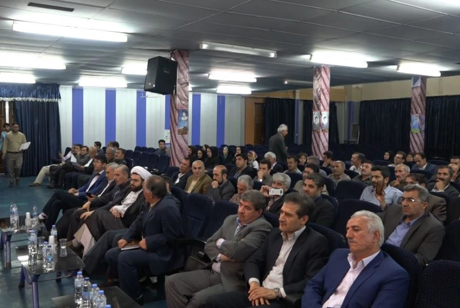 گزارش تصویری برکزاری ،

مراسم تجلیل هفته آموزش و بزرگداشت مقام شامخ معلم  11