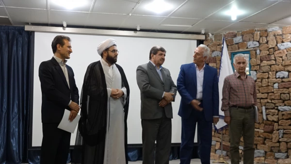 گزارش تصویری برکزاری ،

مراسم تجلیل هفته آموزش و بزرگداشت مقام شامخ معلم  14