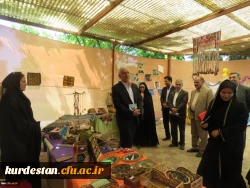 در پردیس بنت الهدی صدر سنندج برگزار شد:

بازدید دکتر معروفی از نمایشگاه جواهرانه 3