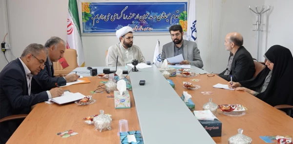 در جلسه ستاد توسعه و ترویج فعالیت های اقامه نماز با حضور رییس ستاد اقامه نماز استان مصوب شد:

برگزاری دوره بالندگی به میزان 16 ساعت برای کلیه دانشجو معلمان ورودی 92 

 2