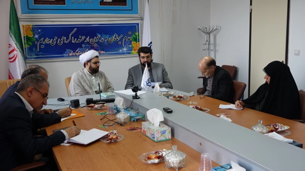 در جلسه ستاد توسعه و ترویج فعالیت های اقامه نماز با حضور رییس ستاد اقامه نماز استان مصوب شد:

برگزاری دوره بالندگی به میزان 16 ساعت برای کلیه دانشجو معلمان ورودی 92 

 3