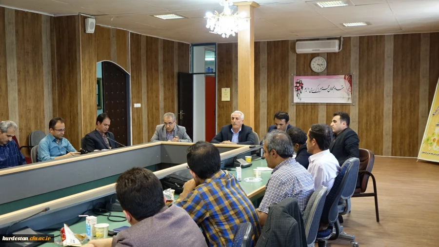 با حضور دکتر معروفی مدیریت دانشگاه فرهنگیان کردستان و اساتید موظف ومدعو برگزار شد:

بررسی مسائل آموزشی پردیس شهید مدرس سنندج 2