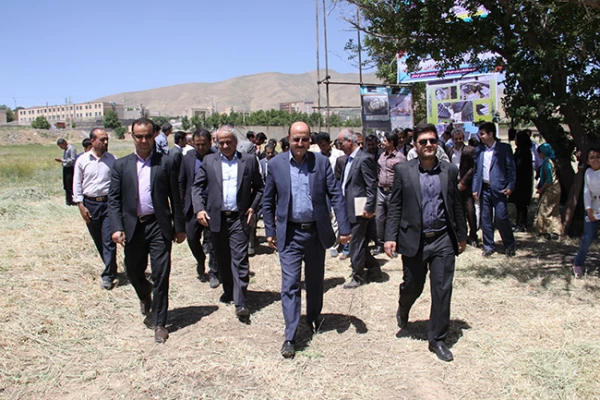 مراسم کلنگ زنی مجتمع مسکونی دانشگاه فرهنگیان کردستان  با حضور استاندار 6