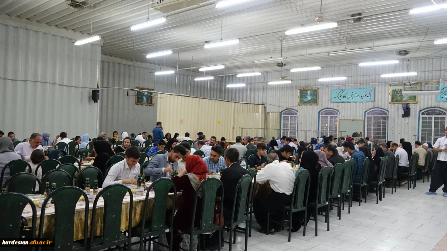 به همت مدیریت استانی دانشگاه فرهنگیان کردستان برگزار شد:

ضیافت افطاری با حضور پیشکسوتان ، اساتید و کارکنان   دانشگاه فرهنگیان کردستان  به روایت تصویر  6
