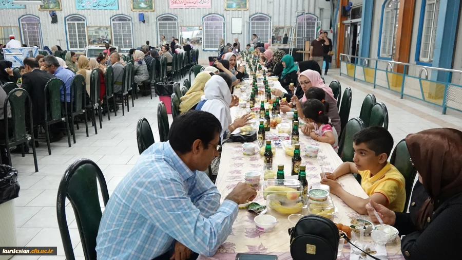 به همت مدیریت استانی دانشگاه فرهنگیان کردستان برگزار شد:

ضیافت افطاری با حضور پیشکسوتان ، اساتید و کارکنان   دانشگاه فرهنگیان کردستان  به روایت تصویر  5