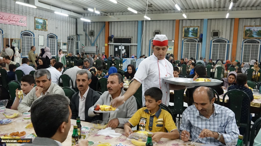 به همت مدیریت استانی دانشگاه فرهنگیان کردستان برگزار شد:

ضیافت افطاری با حضور پیشکسوتان ، اساتید و کارکنان   دانشگاه فرهنگیان کردستان  به روایت تصویر  10