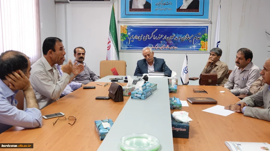 در مدیریت دانشگاه فرهنگیان کردستان برگزار شده:

جلسه هم اندیشی اعضای هیات علمی تطبیقی  دانشگاه با دکتر معروفی مدیریت استانی 5