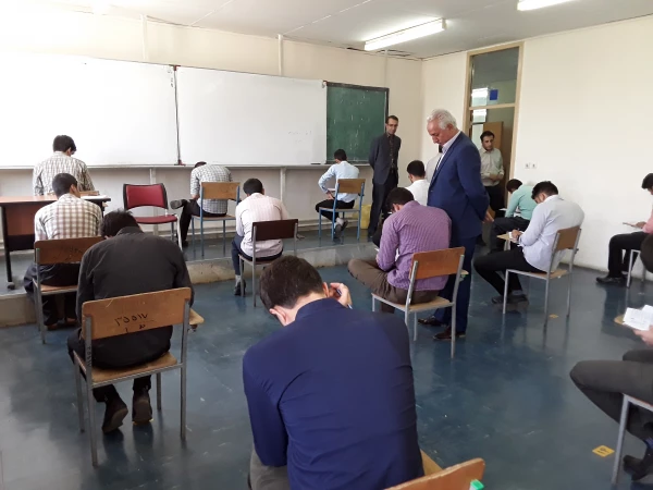 بازدید دکتر معروفی از روند برگزاری امتحانات پایان ترم  پردیس مدرس سنندج 3