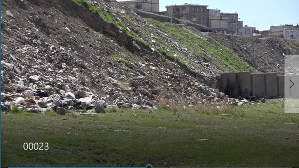 با حضور دکتر معروفی :

آغاز عملیات ساخت دیوار حایل دانشگاه فرهنگیان کردستان  2