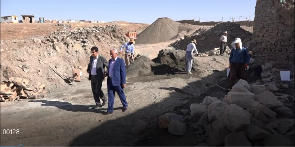 با حضور دکتر معروفی :

آغاز عملیات ساخت دیوار حایل دانشگاه فرهنگیان کردستان  2