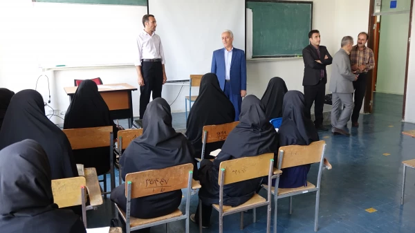 در دانشگاه فرهنگیان کردستان انجام شد:

بازدید دکتر معروفی از روند برگزاری کلاس های مهارت آموزی ماده 28 2