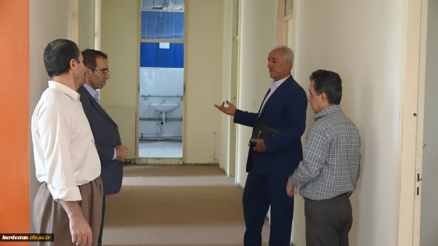 در راستای اقدامات عمرانی انجام شد: 

بازدید دکتر معروفی از مراحل پایانی موکت فرش خوابگاه های  پردیس شهید مدرس 5