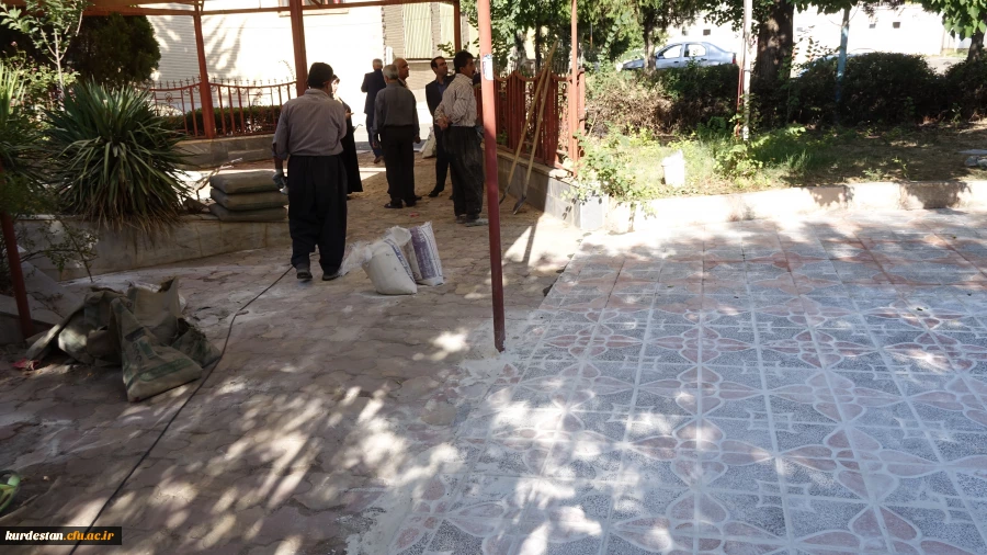 در ابازدید دکتر معروفی انجام شد:

انجام مراحل موزاییک فرش محوطه فضای سبز پردیس بنت الهدی صدر سنندج 3
