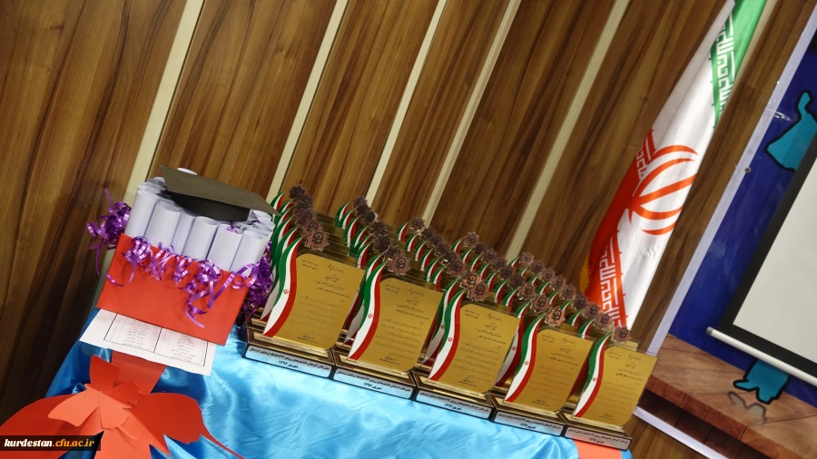 در پردیس بنت الهدی صدر برگزار شد:

جشن دانش آموختگی دانشجویان ورودی 92 دانشگاه فرهنگیان کردستان 4