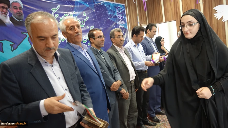 در پردیس بنت الهدی صدر برگزار شد:

جشن دانش آموختگی دانشجویان ورودی 92 دانشگاه فرهنگیان کردستان 7