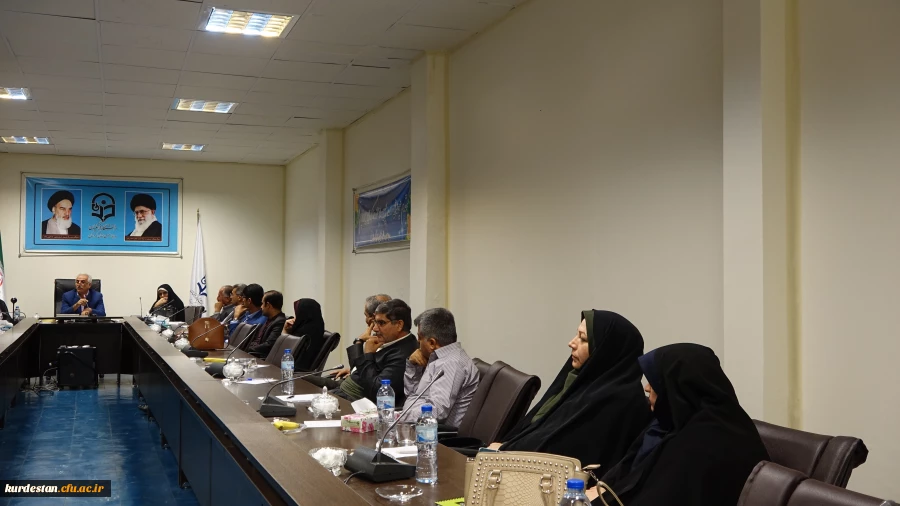 در مدیریت دانشگاه فرهنگیان کردستان برگزار شد:

جلسه هم اندیشی  اعضاء هیات علمی پردیس های استان با دکتر معروفی
 8